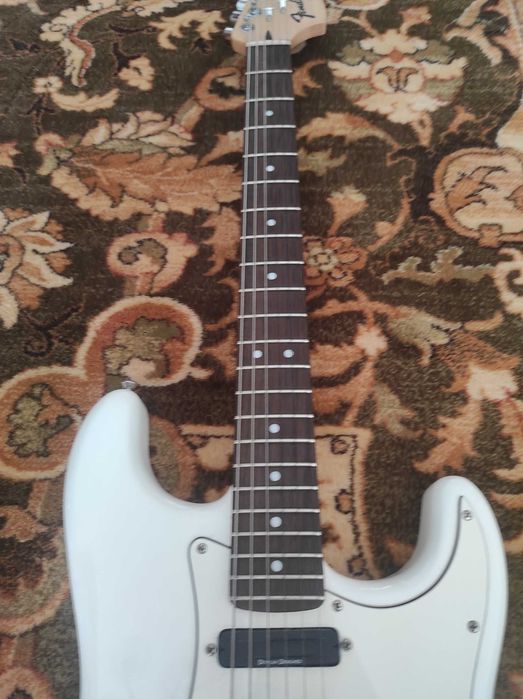 Squier Deluxe Stratocaster Hot Rails