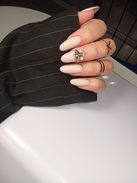 Шукаю моделей на манікюр