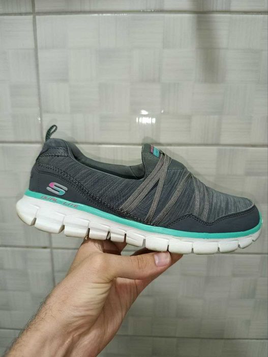 женские красовки слипоны Skechers размер 38