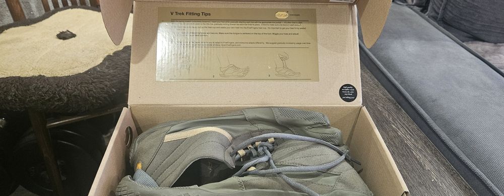 Продам трекінгові кросівки Vibram Fivefingers VTrack