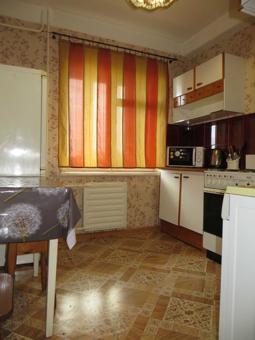 ст. метро "Героев Днепра"- 1 мин. ТЦ «Oasis». проспект Оболонский - 43