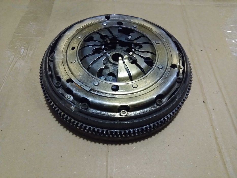 Демпфер маховик щеплення Golf 4-Bora-Octavia-Sharan-A3-Galaxy 1.9 TDI