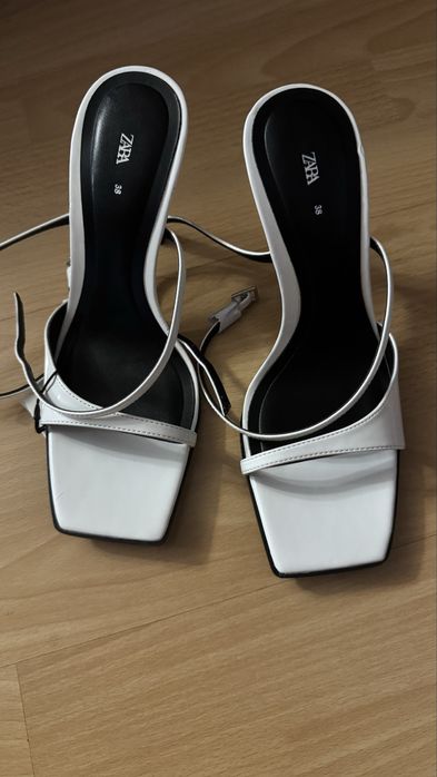 Продам босоножки Zara