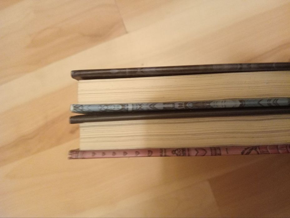 Książka-komiks "13 kart, ziemia królów"