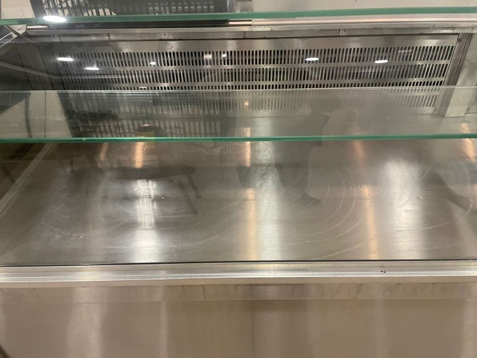 Vitrine refrigerada de 240 cm