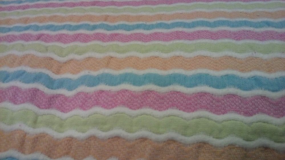 Colcha alegre e de toque muito agradável - cama de solteiro