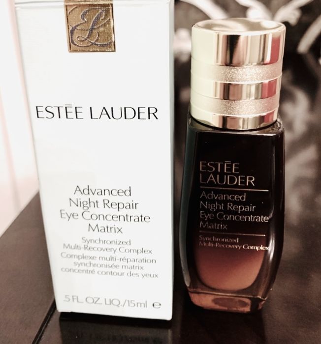 Krem regenerujący pod oczy Serum ESTEE LAUDER - 15 ml - PELNY