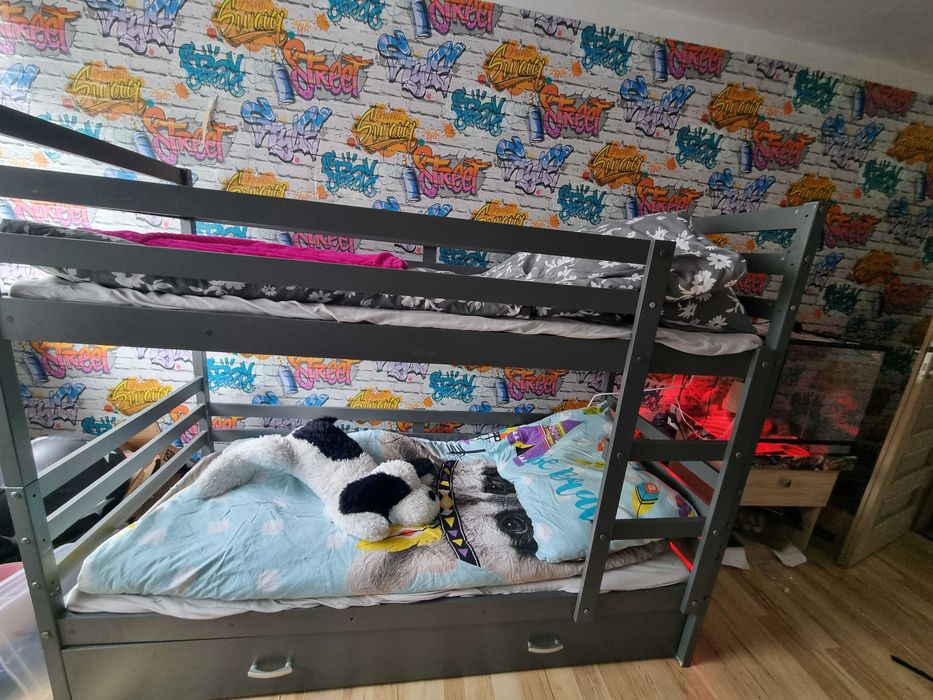 Łóżko piętrowe z szufladą