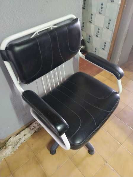 Cadeira nova com proteção