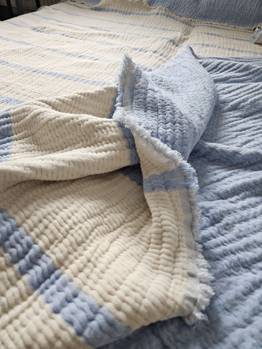 Narzuta muślinowa bawełna 280x260 cm, koc kołdra kremowo błękitna