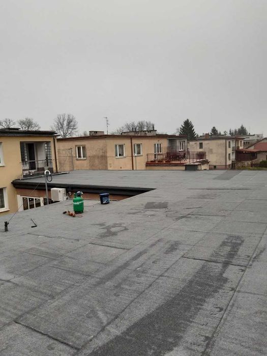 Dekarz dachy płaskie membrana papa naprawy serwis