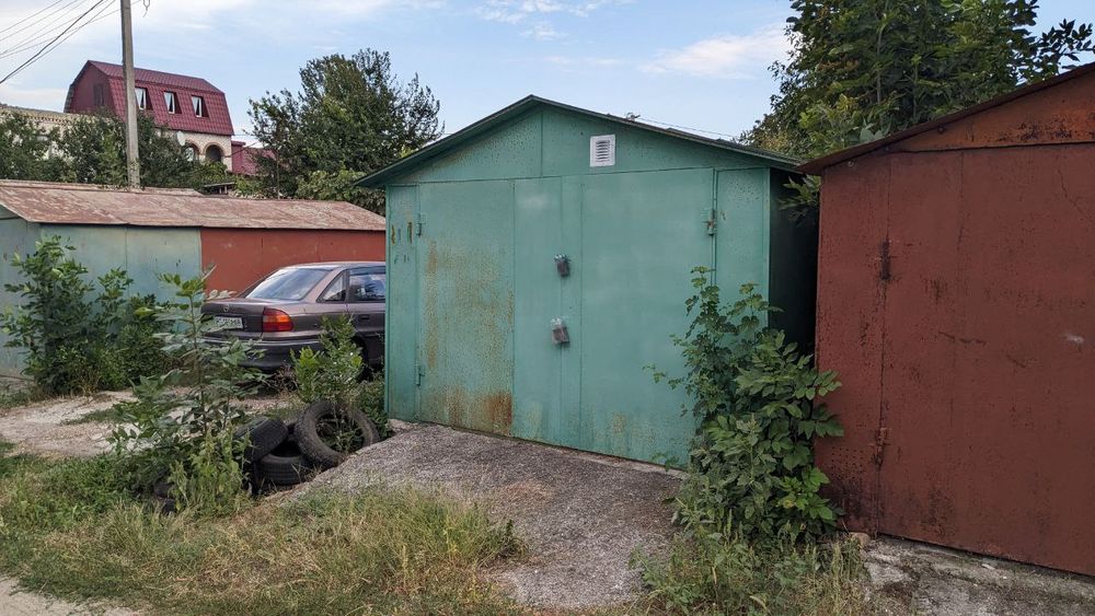 Металевий гараж з ямою.  Кооператив "Граніт" 4х6м (13 лінія, Дубки)