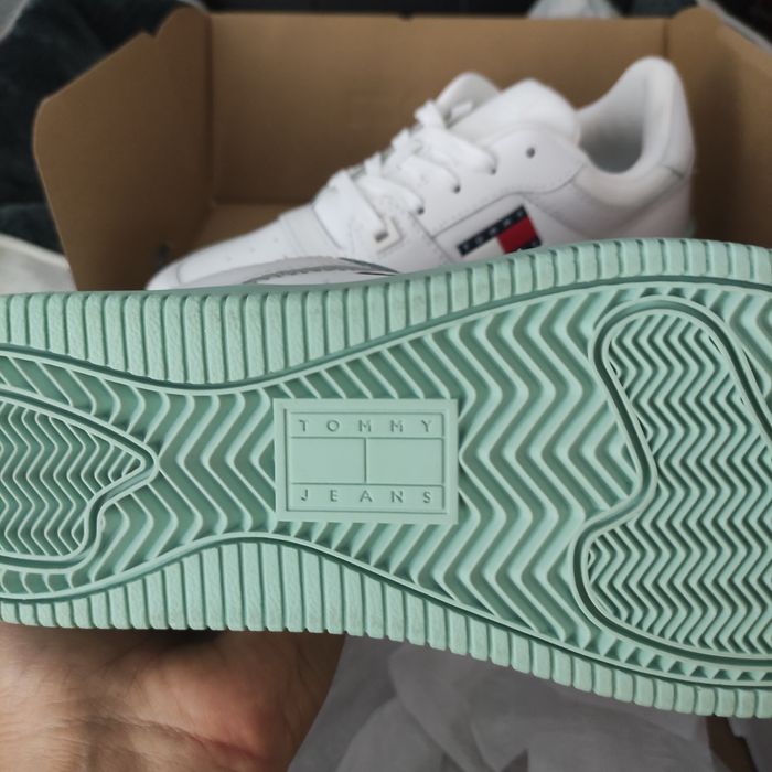Sprzedam Sneakersy Tommy Hilfiger Retro basket 37 miętowe.