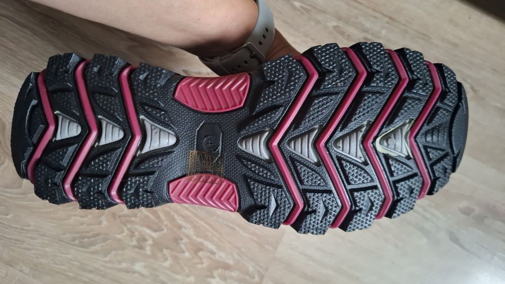 Продам демісезонні ботинки