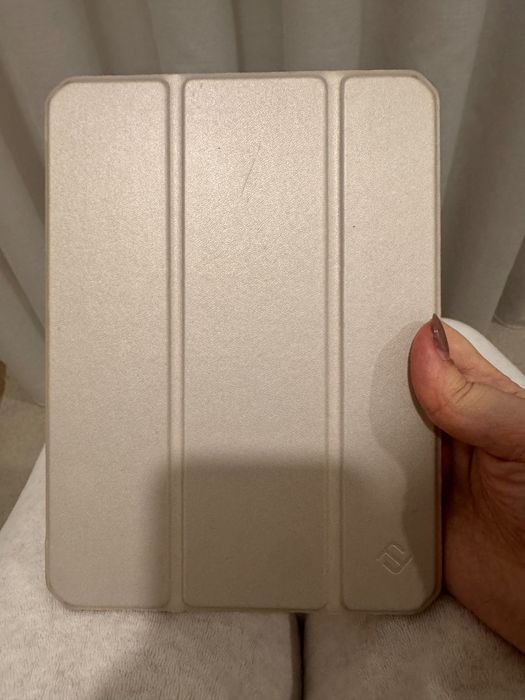 1 x Apple iPad Mini 8.3'' 2024 - Wi-Fi - 256GB - Luz das estrelas