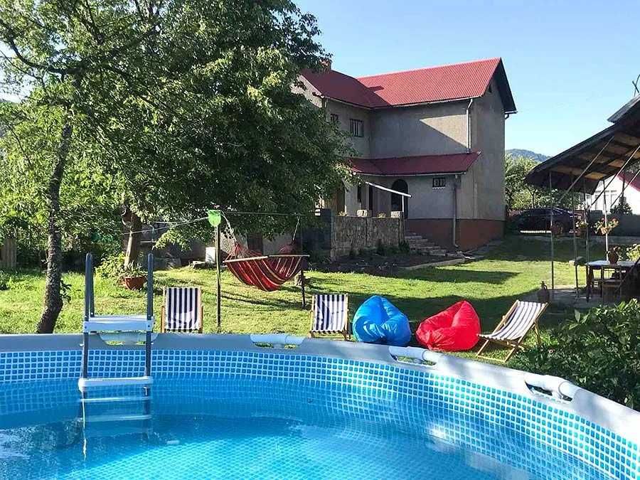 Котедж на 8 осіб з басейном. Сколе