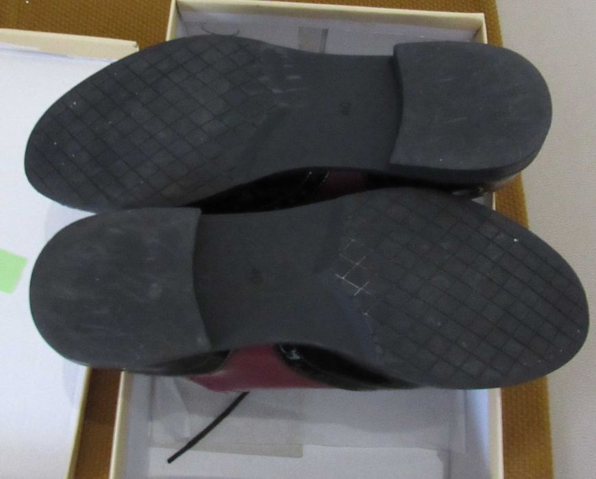 Sapatos de homem, tamanho 40 *** Em Bom Estado
