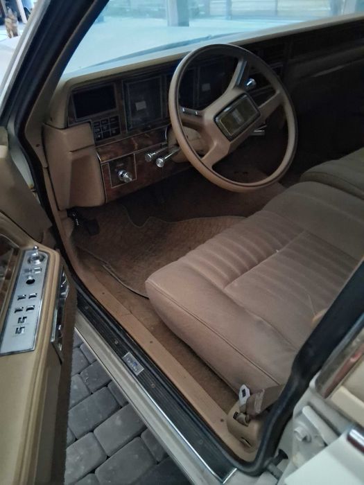 Linkoln Car  Town V8