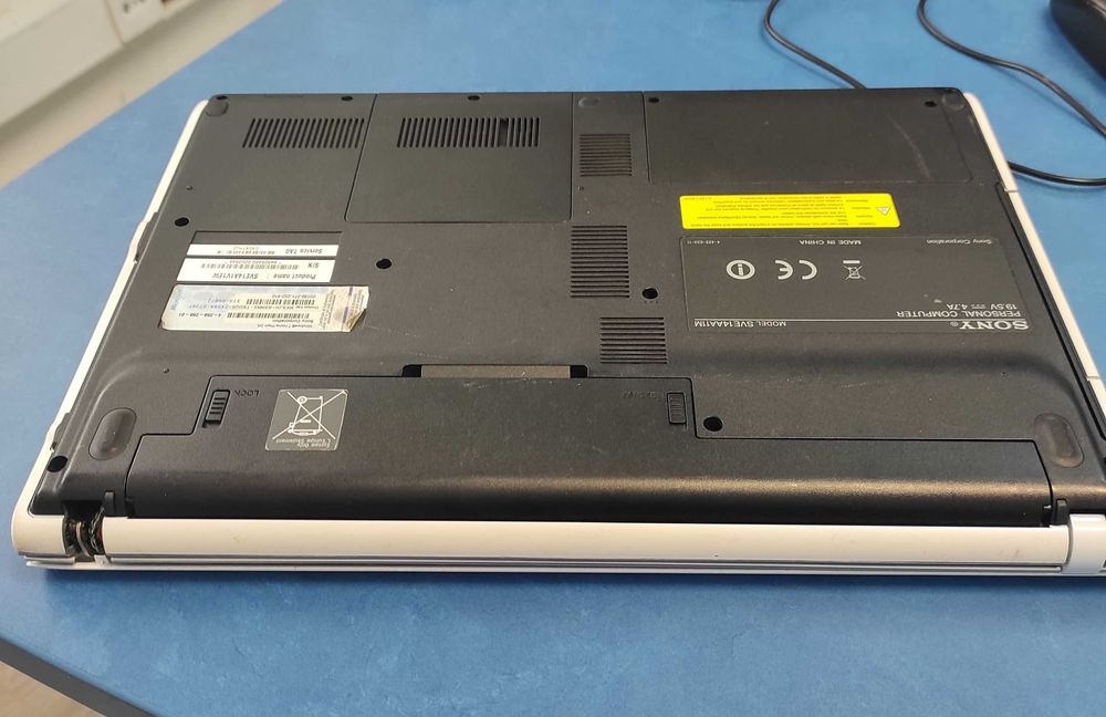 Sony Vaio SVE14AA11M