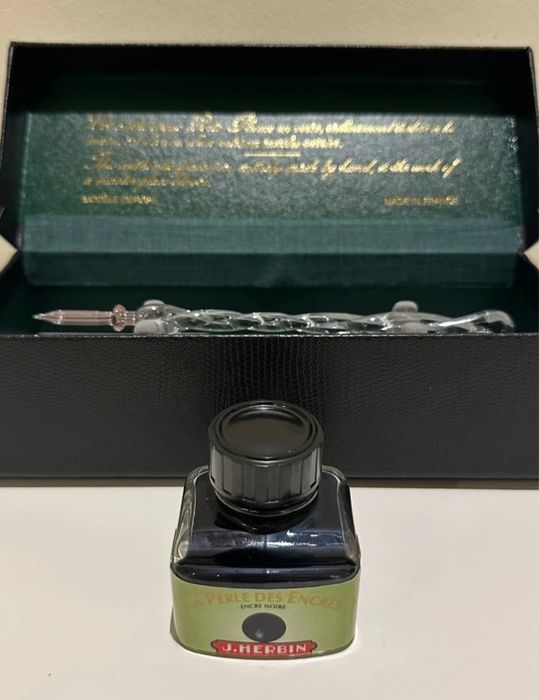 Espectacular!!!Caneta totalmente esculpida em VIDRO que  ESCREVE !!!