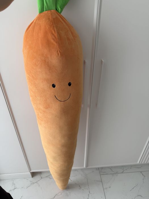 Мʼяка іграшка морква