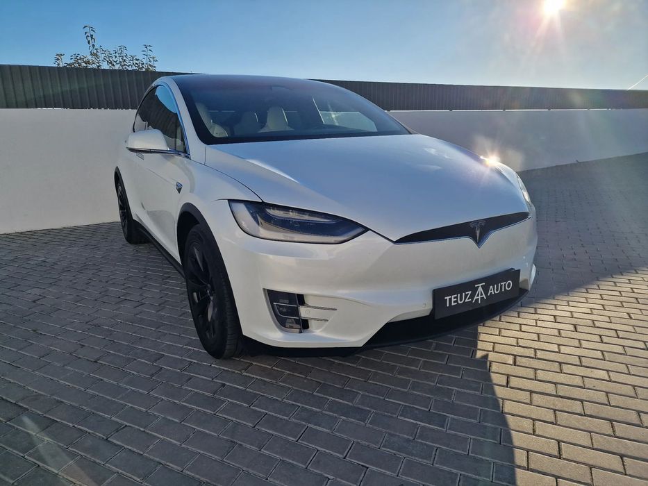 Tesla Model X 100D