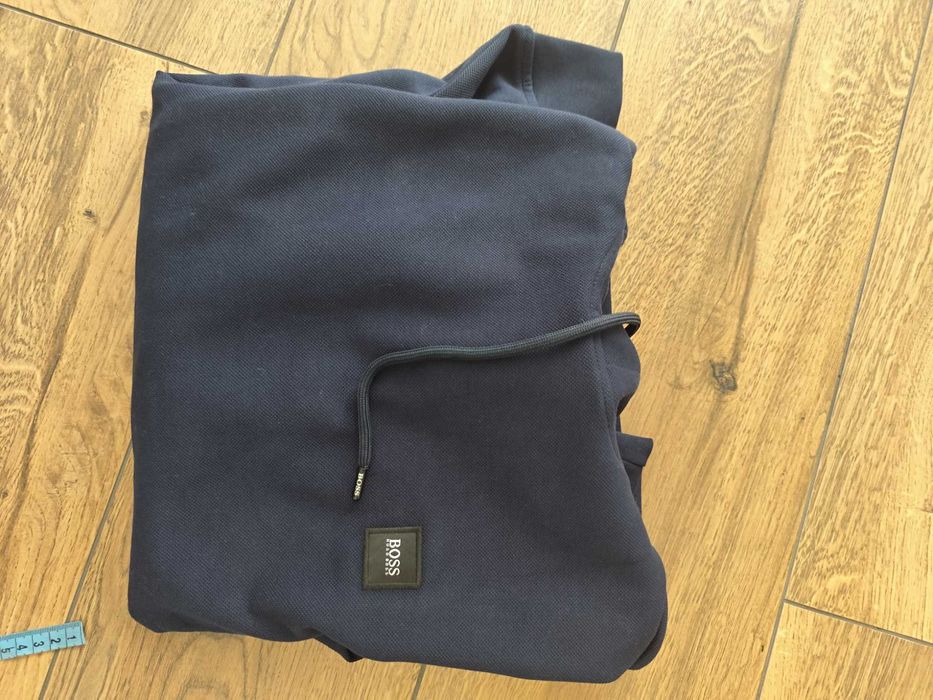 Nowa meska bluza Hugo Boss granat M/L kaptur kangurka bawełna śliczna