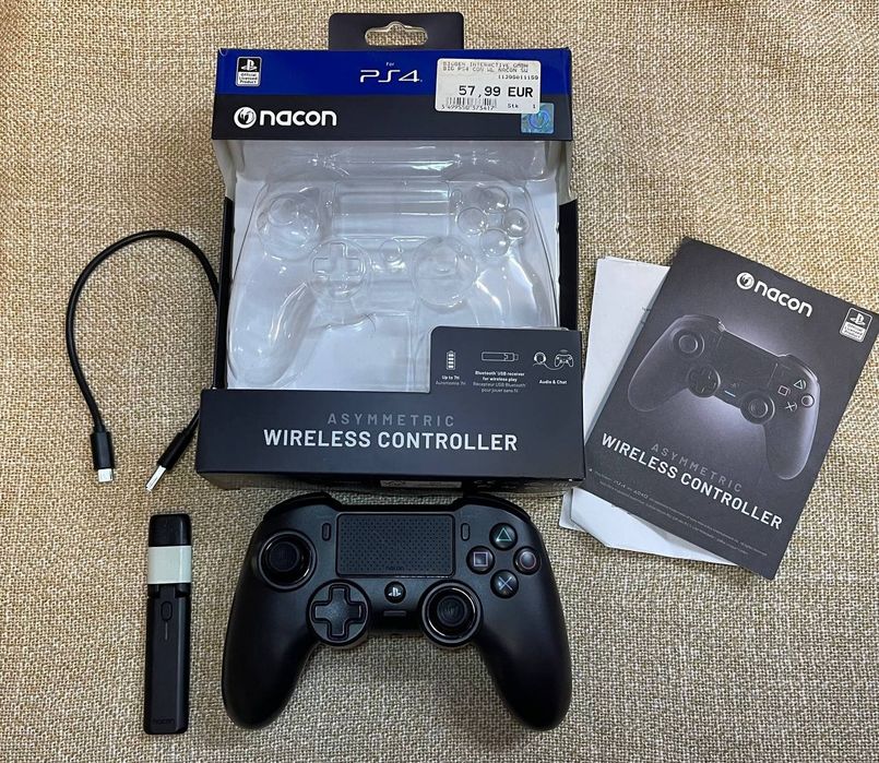 Оригінальний бездротовий геймпад Nacon Asymmetric Wireless Controller для PS4
