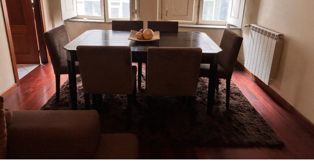 Cadeiras + Mesa feitas em  Carpintaria