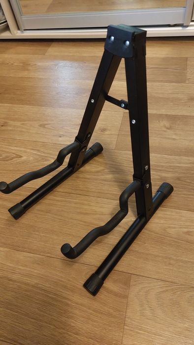 Гітарні стійки Rock Stand та Alinoname