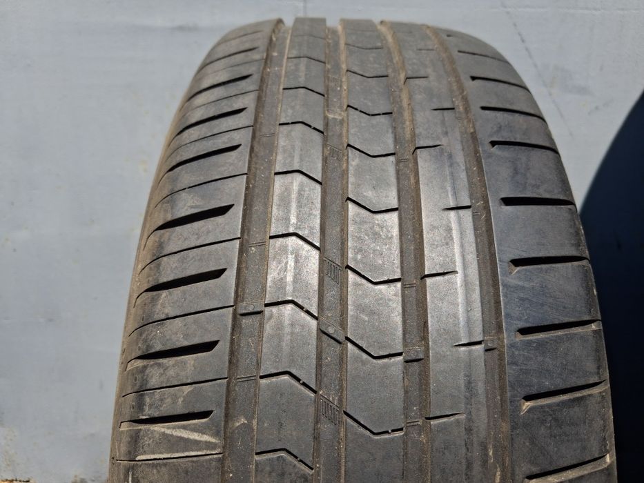 Распаровка 225/55 R17 Vredestein Ultrac Satin  шини б/у літо 1шт