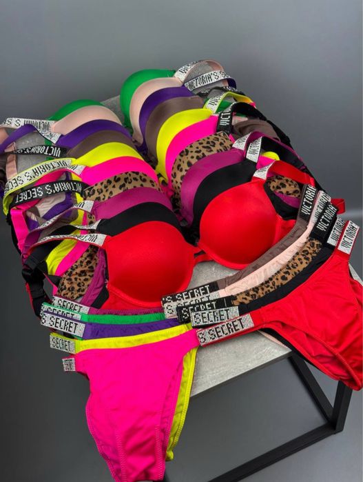 Розпродаж нових комплектів білизни Victoria’s Secret