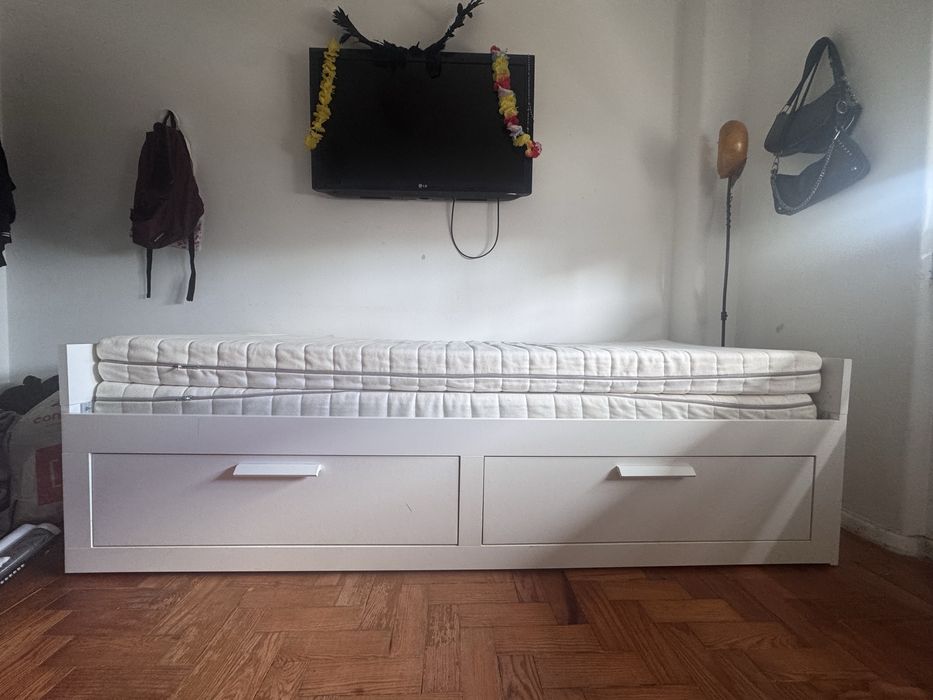 Cama de solteiro/ casal dulpa! 2 colchões incluidos!
