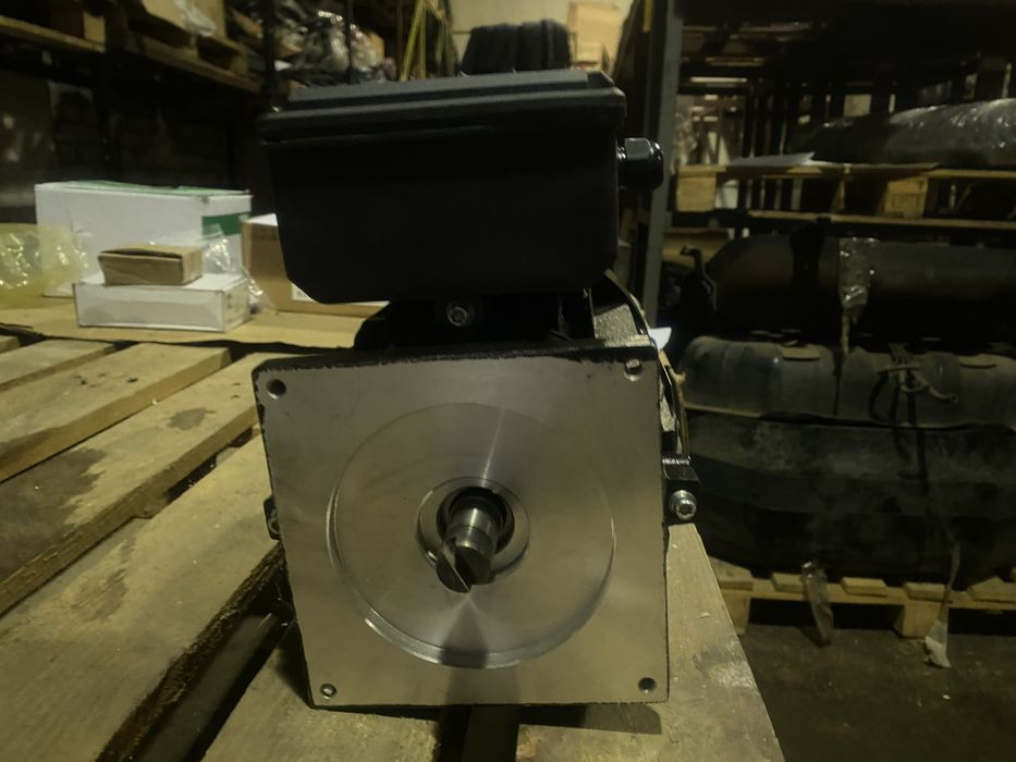 Однофазний електродвигун Hydro-pack ML90L-4 220v 50Hz 1.1 kw 1420 об