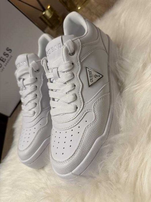 Кросівки Guess Miram . Оригінал.