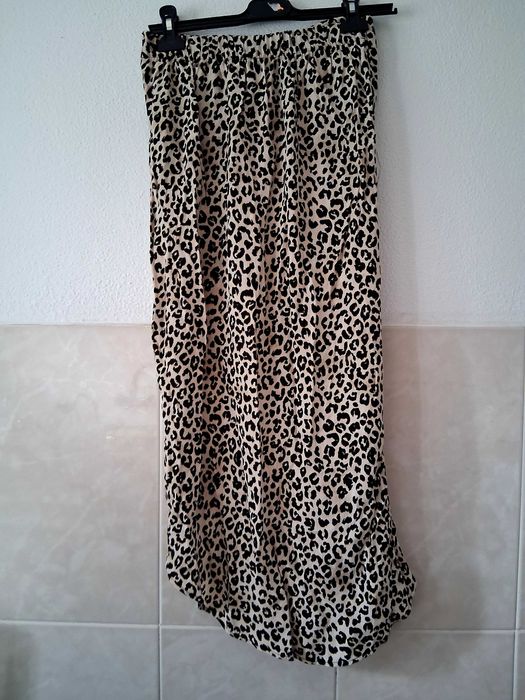 Saia Breskha,com top H&M.
