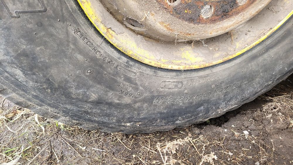 Opony 425 65 r22 5 m864 bridgestone