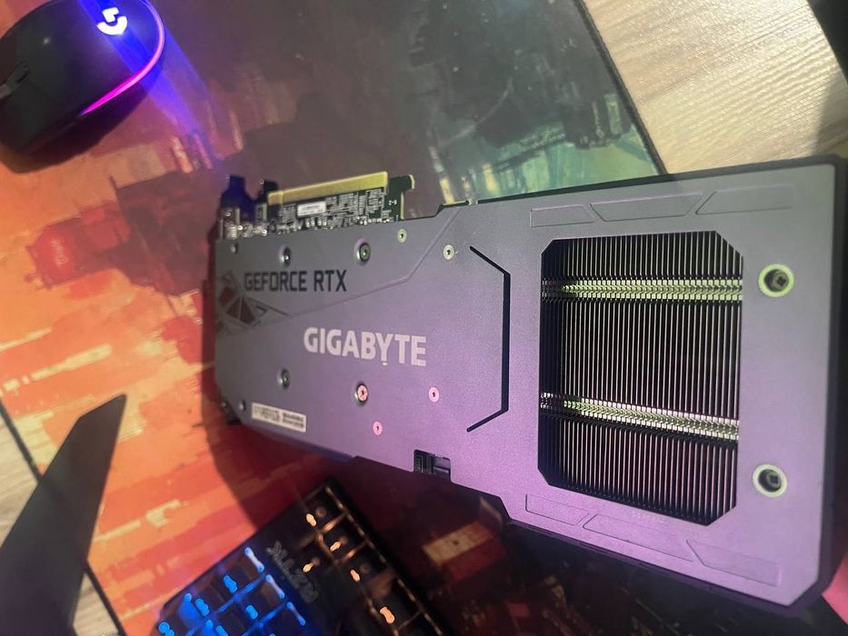 Продам відекарту  Gigabyte RTX 3060Ti 8Gb Gaming OC