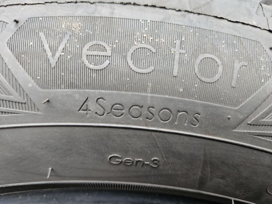 Opona Wielosezonowa Goodyear 185.65.15 92T