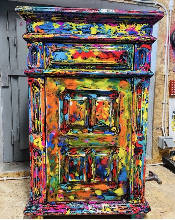 Móvel de quarto colorido