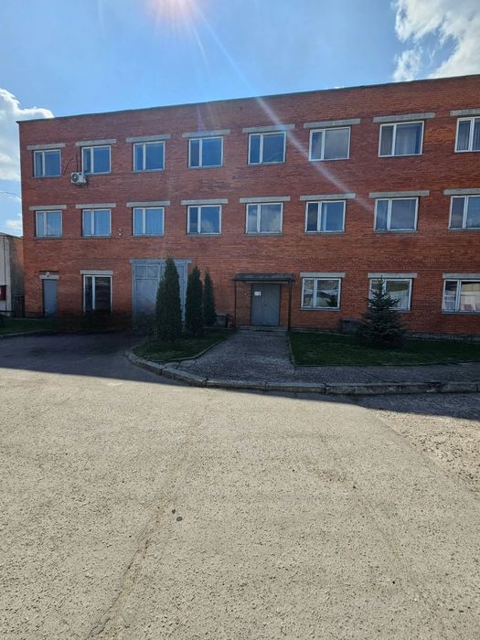 Продаж меблевої компанії з приміщенням і обладнанням
