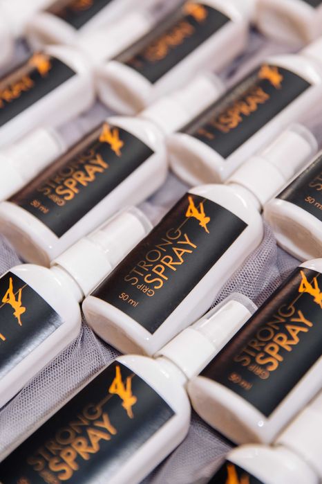 Рідка каніфоль для Pole Dance "Strong grip spray"