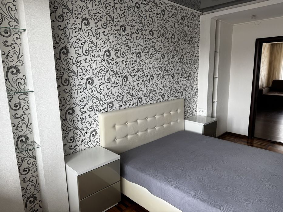 Продается  4 ком квартира по ул Сергея Синенко 8/9