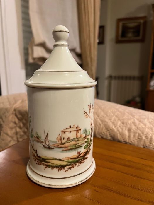 Pote em porcelana artibus vintage