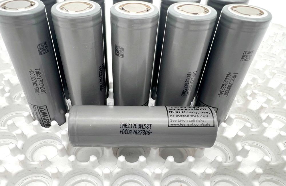 Новий акумулятор LG M58T 21700 - 5800mAh Grey