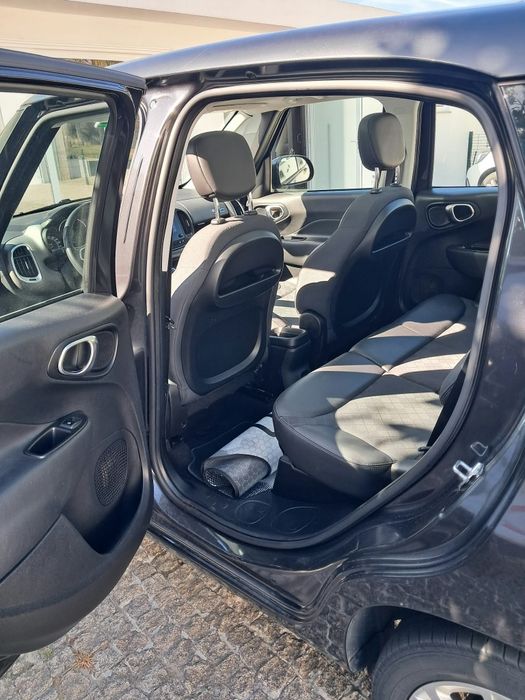 Fiat L500 1.3 MJ LOUNGE S&S
Ligeiro passageiros 
Gasóleo 
500L 1.3 MJ LOUNGE S&S
Km 105087