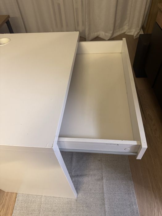 Biurko białe Ikea Micke