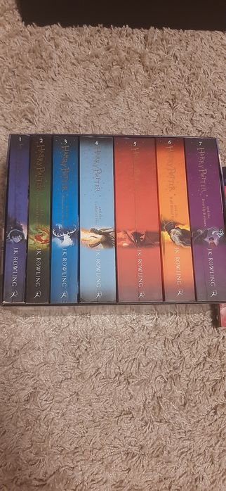 Livros (Harry Potter, Punk 57, Eu sou Malala)