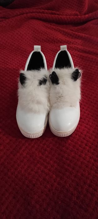 Продам взуття для дівчинки
