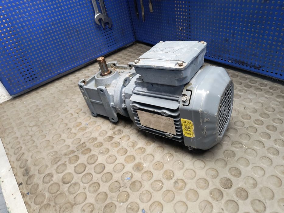 Przekładnia  53/min 0,37kW  reduktor motoreduktor SEW przekładnia mieszalnik